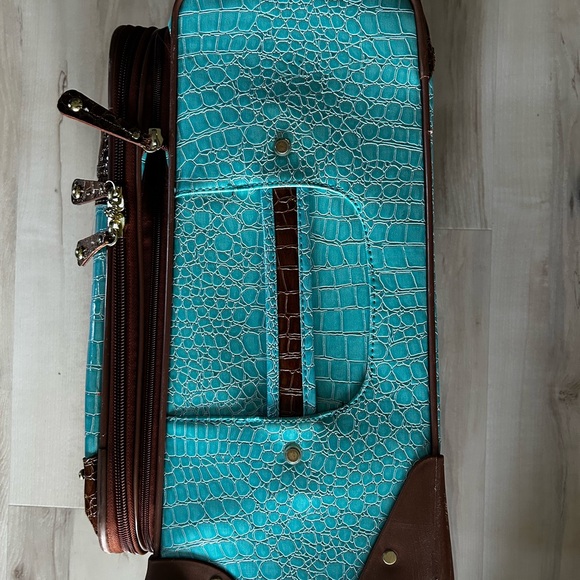 Turquoise and Brown Travel Luggage Set - Picture 4 of 16
